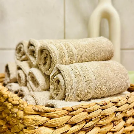 Apartment Modern Suites, Excellent Location In The Heart Of