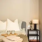 Modern Suites, Excellent Location In The Heart Of *
