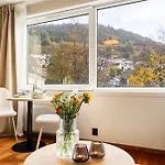 Апартаменты Modern Suites, Excellent Location In The Heart Of *