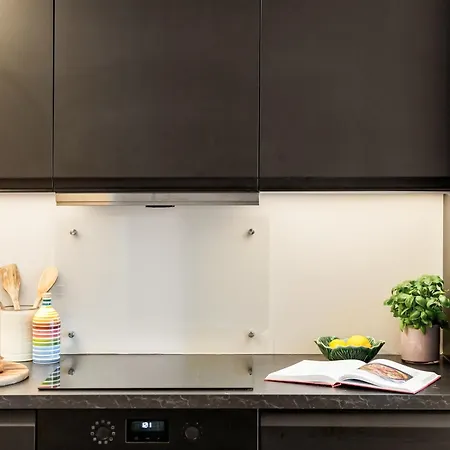 Appartement Modern Suites, Excellent Location In The Heart Of