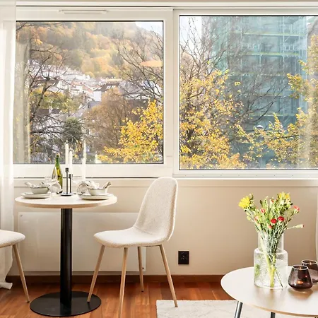 Modern Suites, Excellent Location In The Heart Of