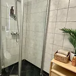 아파트 Modern Suites, Excellent Location In The Heart Of 베르겐